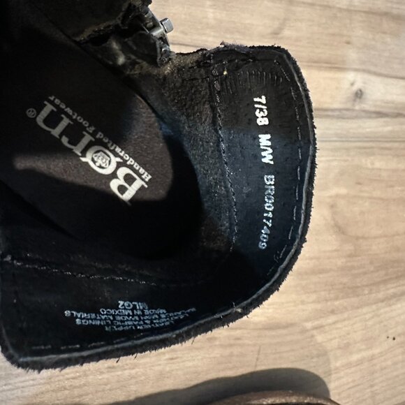 Born Wynter Suede Bootie - Black SZ 7M - Picture 2 of 5